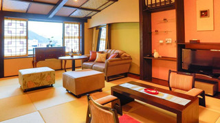 ラグジュアリー ルーム シングルベッド 2 台