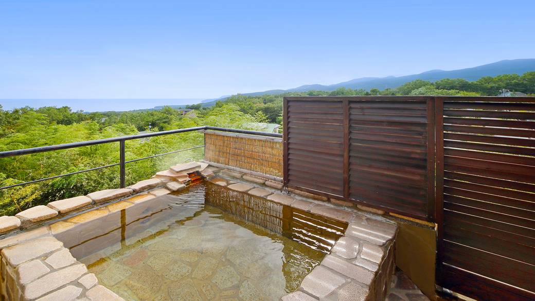 客室露天風呂で
好きなだけ温泉を堪能 / 1