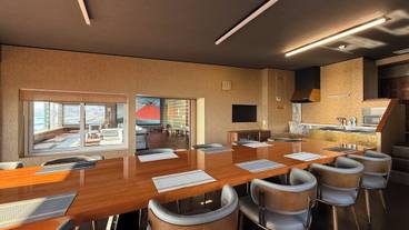 客室内のダイニングエリア / 28