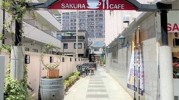 施設の入り口 / 23