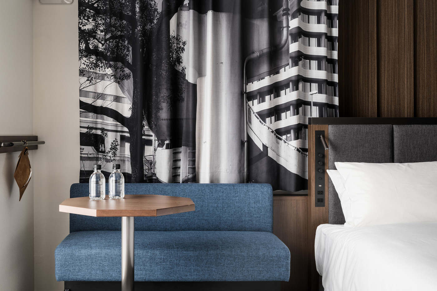 にぎやかな心斎橋から、スタイリッシュなホテルへワープ4261210