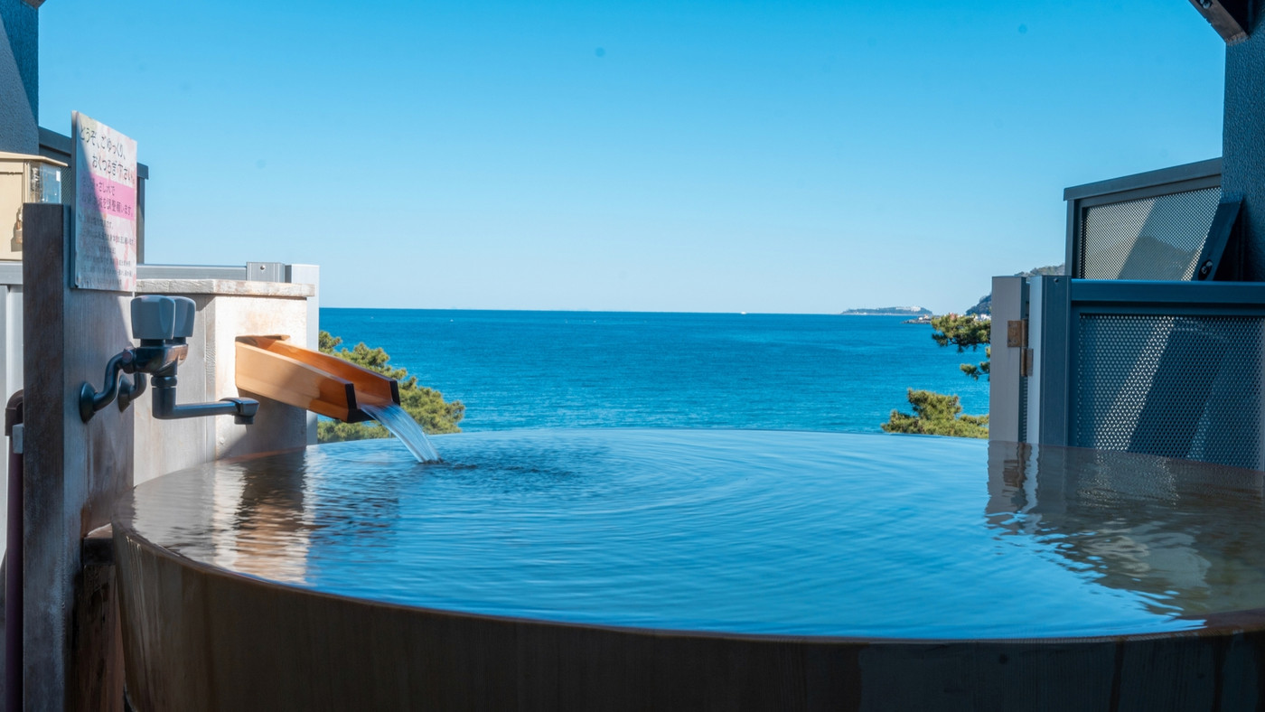 11. 自慢の舟盛り料理を堪能する「味と湯の宿 ニューとみよし」4247778