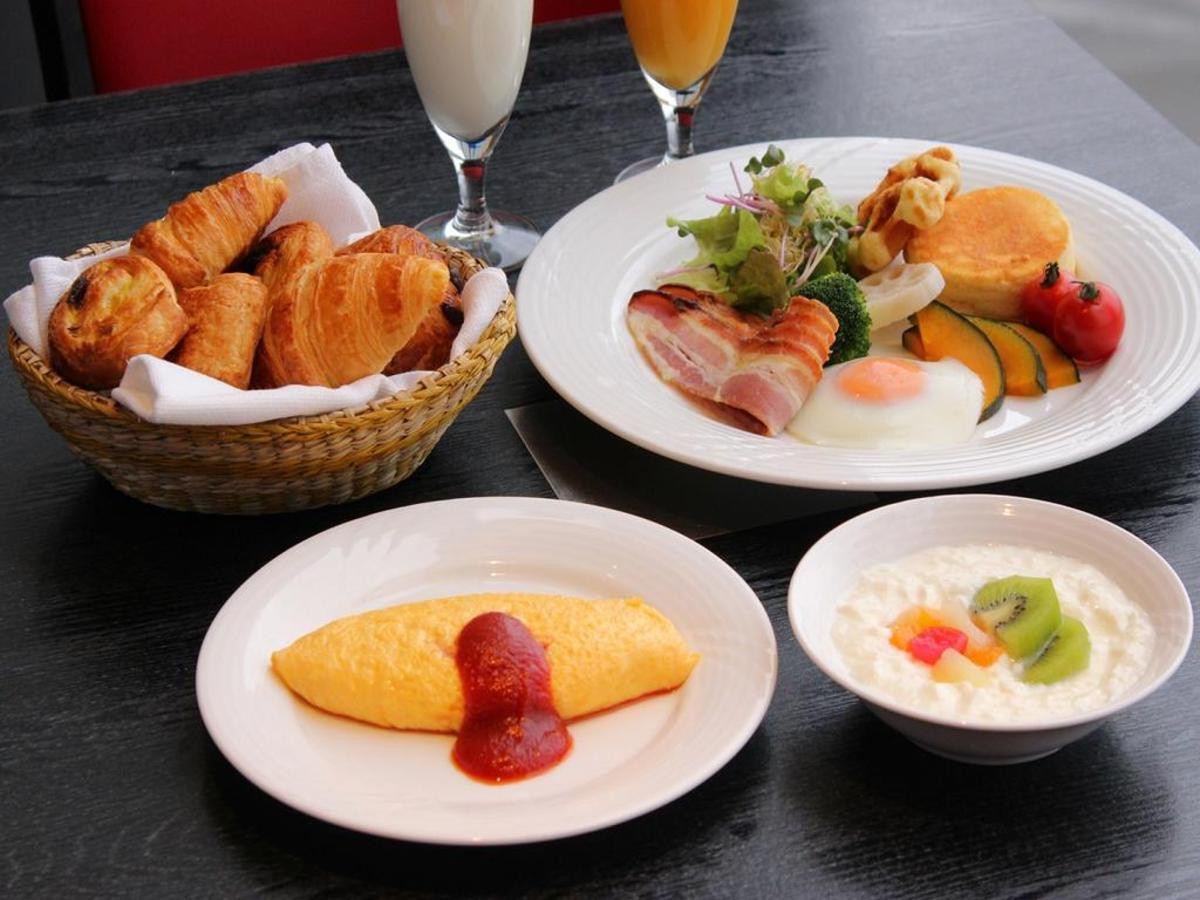 シェフこだわりのオムレツが人気！みなとみらいの空を眺めながらいただく朝食♪4773288