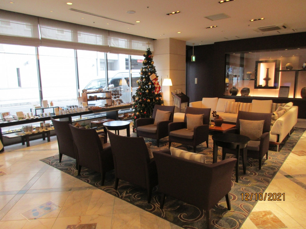 広々したホテルのロビー