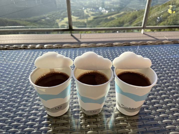 雲海テラスで
絶景を楽しむ朝 / 2