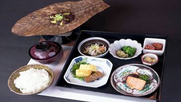 旅館のお食事処 / 26