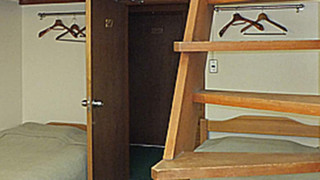 スタンダードルーム　ロフト付　共用バスルーム　山側