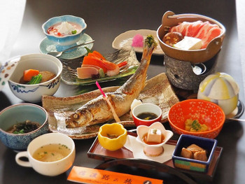 8．心がふれあう民芸の宿 中央ホテル3435093