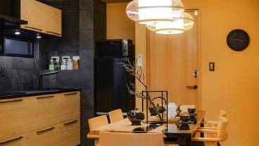 客室内のダイニングエリア / 5