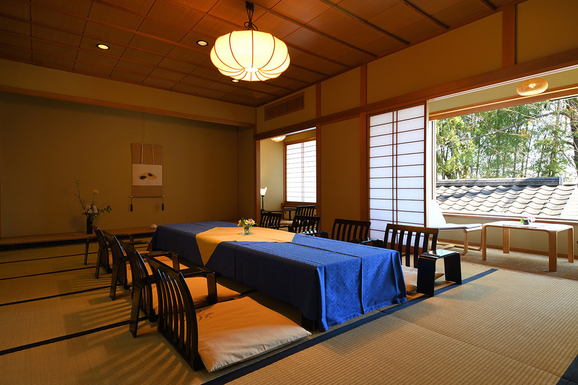 静かな老舗料理旅館で「これぞ日本の朝ご飯」をいただく贅沢4271119