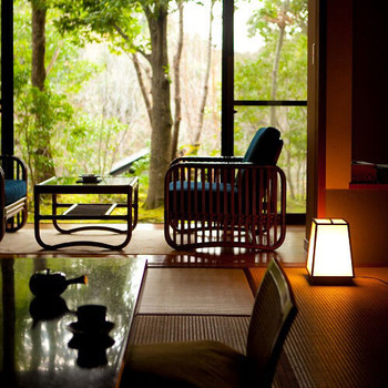 名瀑「桜滝」を望む露天風呂など、湯めぐりを楽しむ山あいの温泉3964817