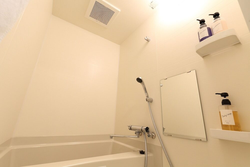 バスルームのシャワー