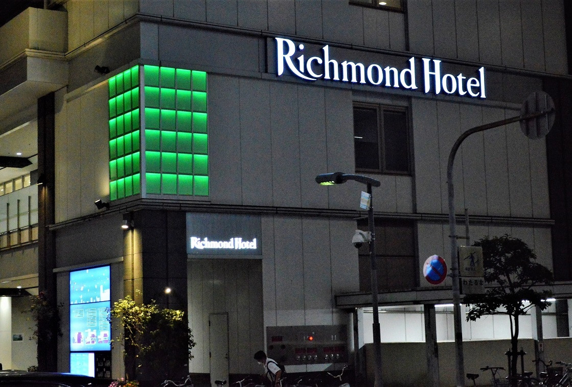 夜間はこれが目印