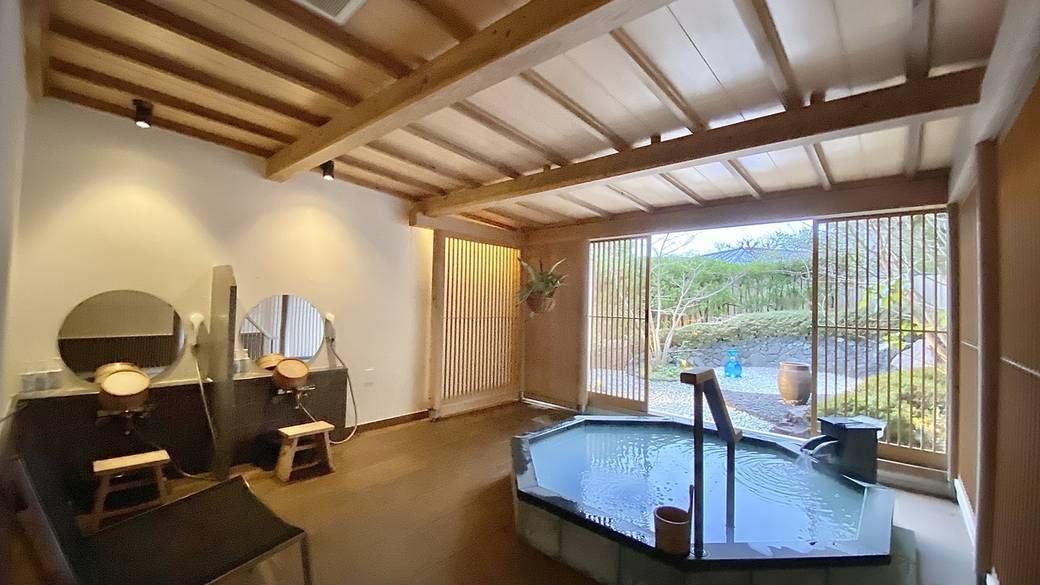 貸切露天風呂 くゆりのびり / 1