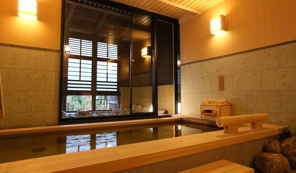 趣の異なる
3つの貸切風呂 / 3