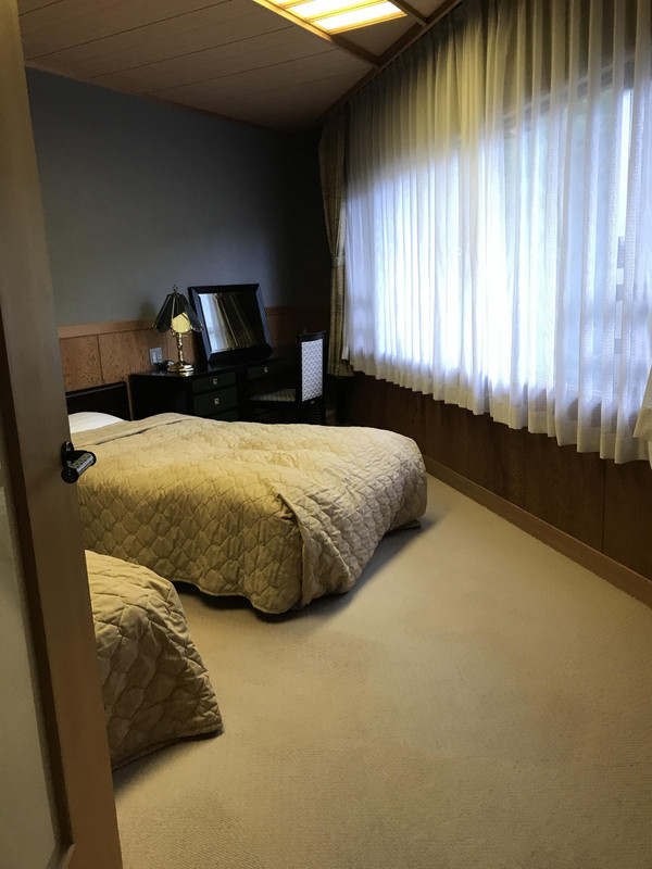 洋室のベッドルーム