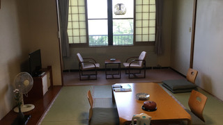 和室 (湖水側) 禁煙