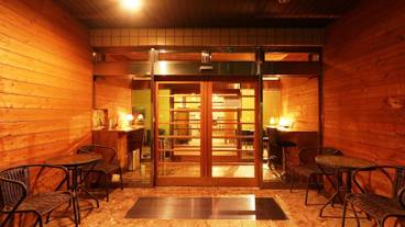 施設の入り口 / 9