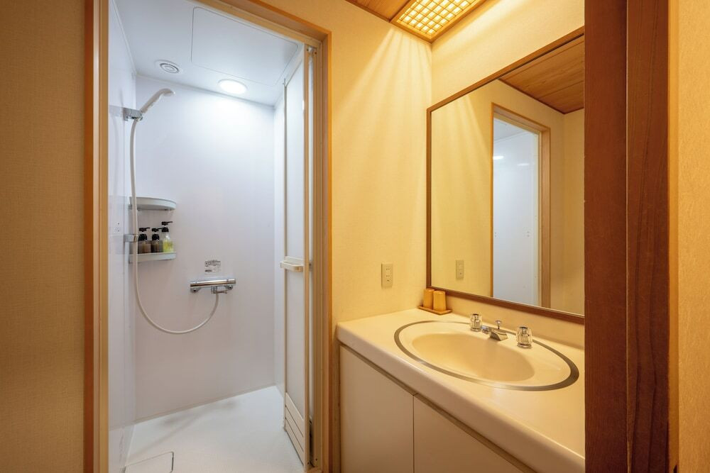 バスルームのシャワー