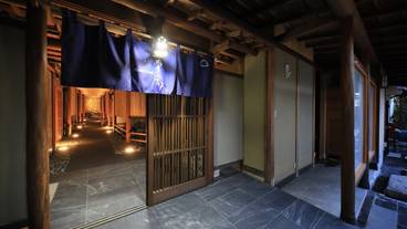 施設の入り口 / 27