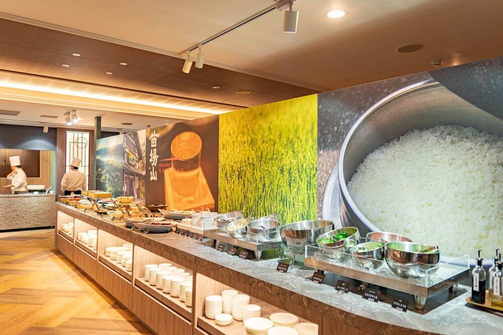 バイキングレストラン「苗場山」