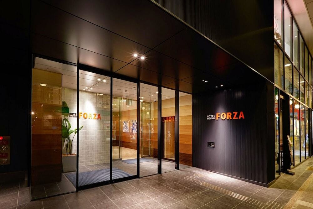 観光や買い物に便利な立地。川の字で眠れるハリウッドツインがおすすめ4069987