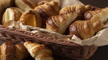 朝食一例／ホテルメイドのパン / 11