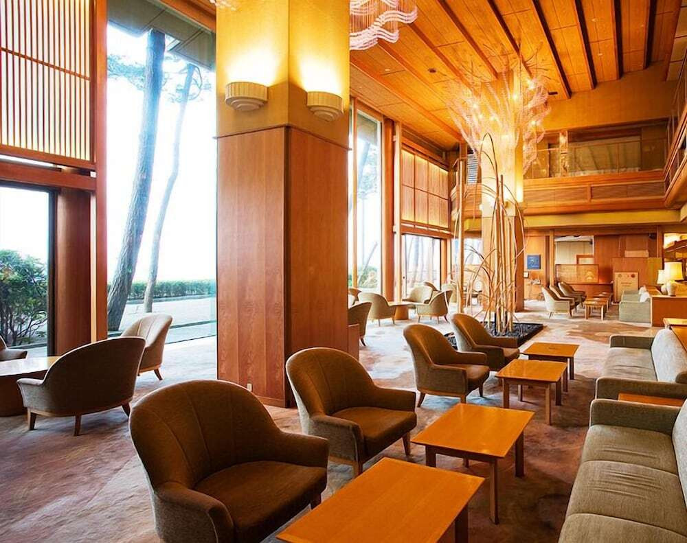 ロビーラウンジ