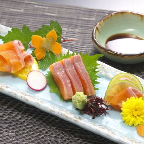 山河会席料理 甲斐サーモン