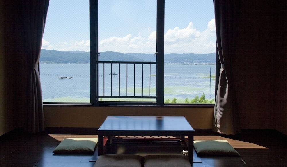 湖側客室の眺望一例 / 1