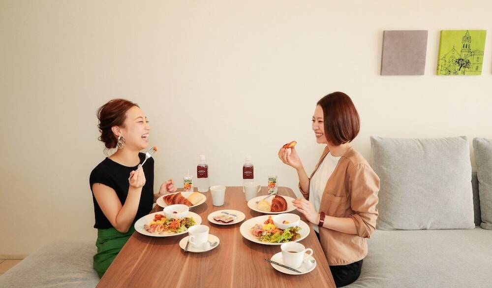 客室での朝食イメージ / 4