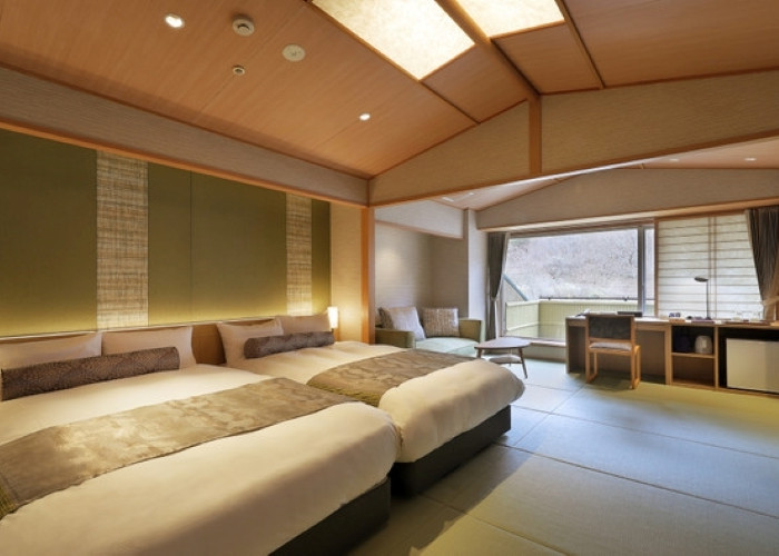 プチ贅沢なら、松林や清流、五百川（ごひゃくがわ）を望む「ジャパニーズツイン松韻（しょういん）」がおすすめ