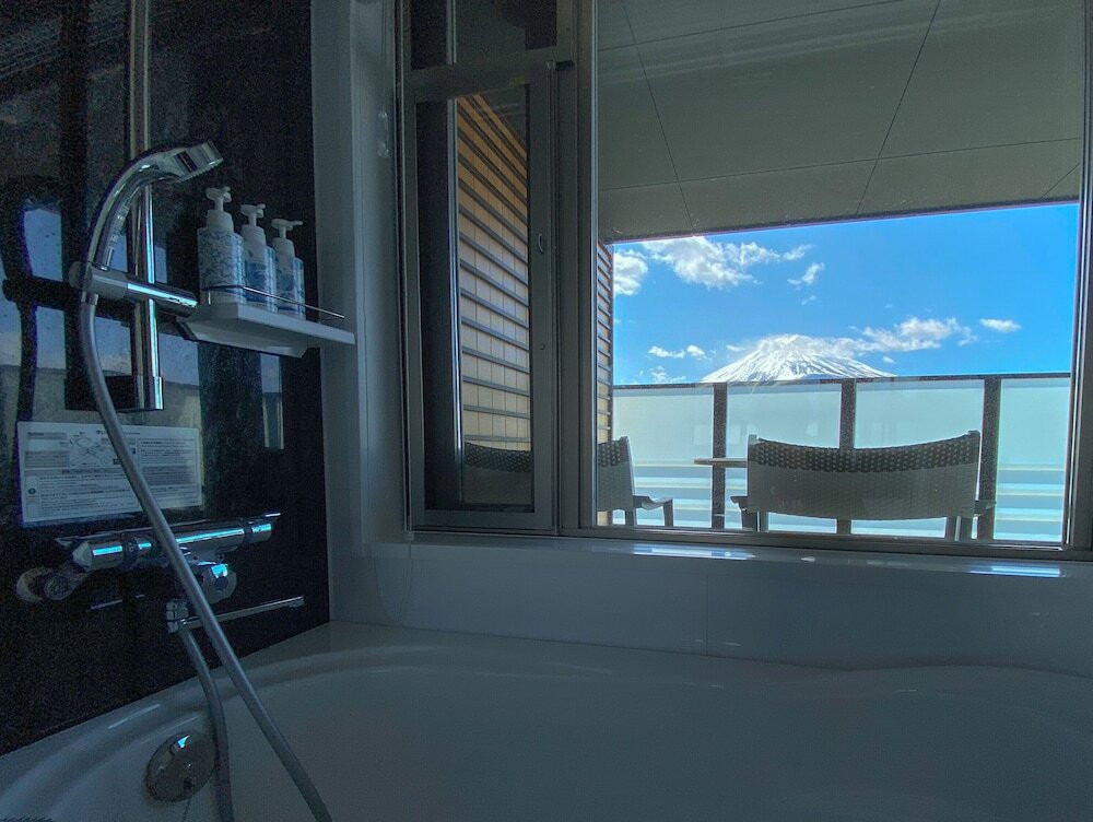 本館デラックスルームの浴室一例①