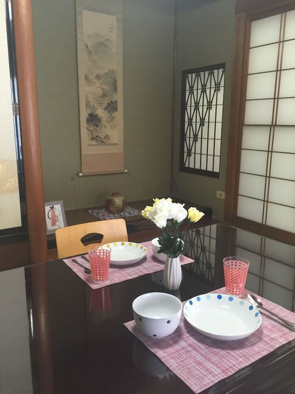 客室内のダイニングエリア