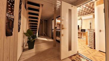 内部エントランス / 3