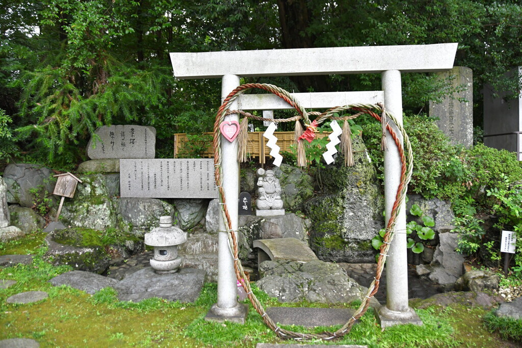 小槌に触れると運気UP！4241212