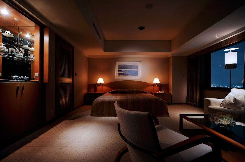 高さ約100メートルのハイクオリティ高層シティホテル4009682