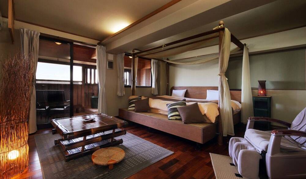 客室露天風呂と海景色
大人の贅沢を愉しむ / 2