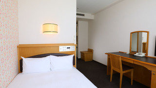 [喫煙]セミダブルルーム 18sqm 120cm幅ベッド1台 2名迄