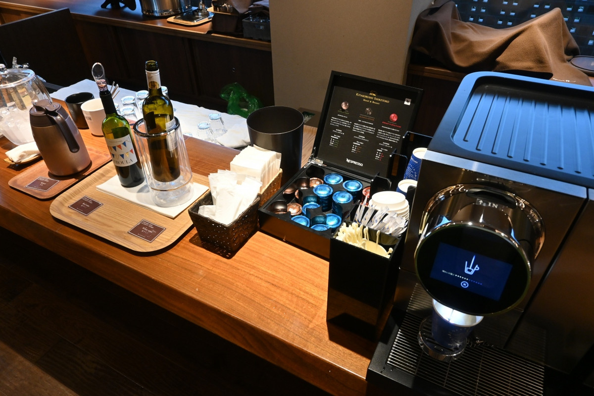 ラウンジも一般化され、無料でアルコールも飲むことができます。