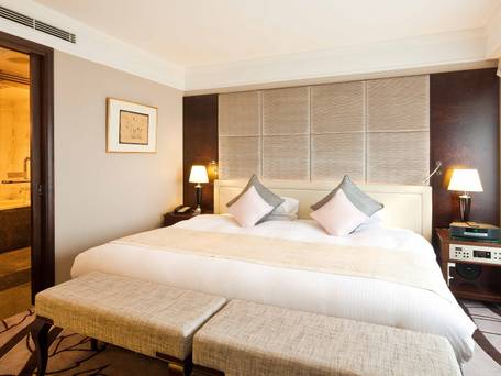 ロイヤルパークホテル / 2