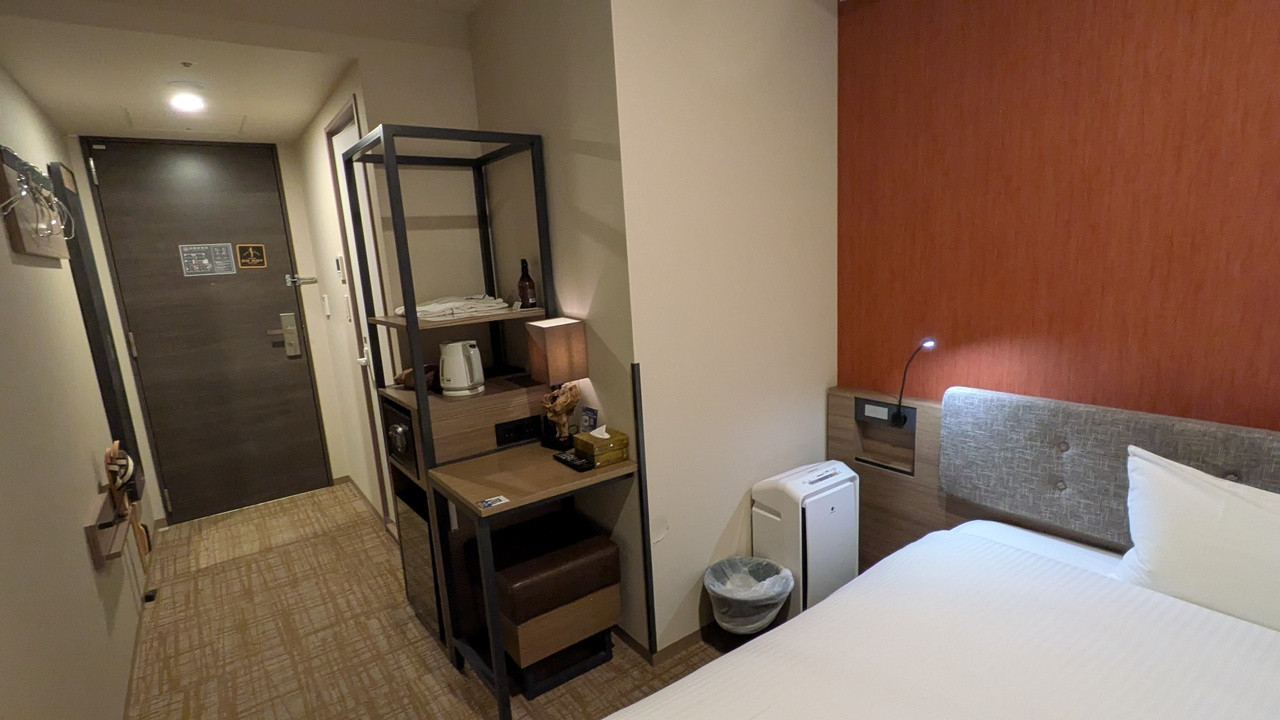 荷物を置ける場所が少ない