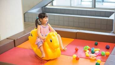 子供用の遊び場 - 屋内 / 5