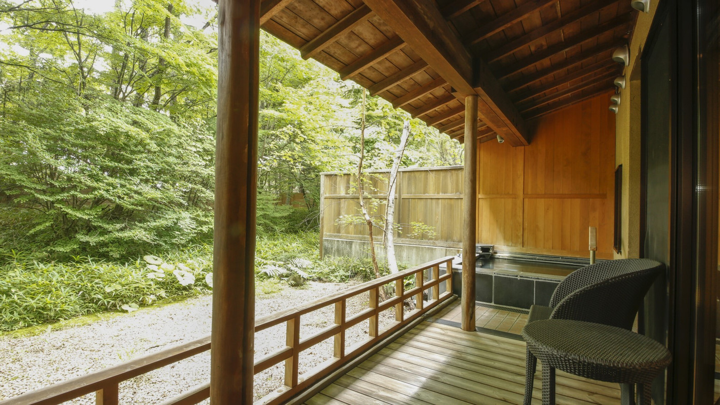 専用ダイニングでゆったり食事を楽しめる「茜・蘇芳」3709295