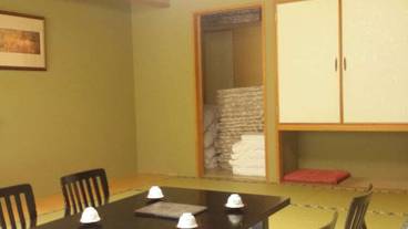 客室内のダイニングエリア / 21