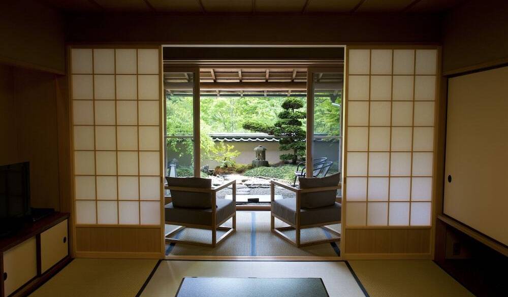 客室 / 2