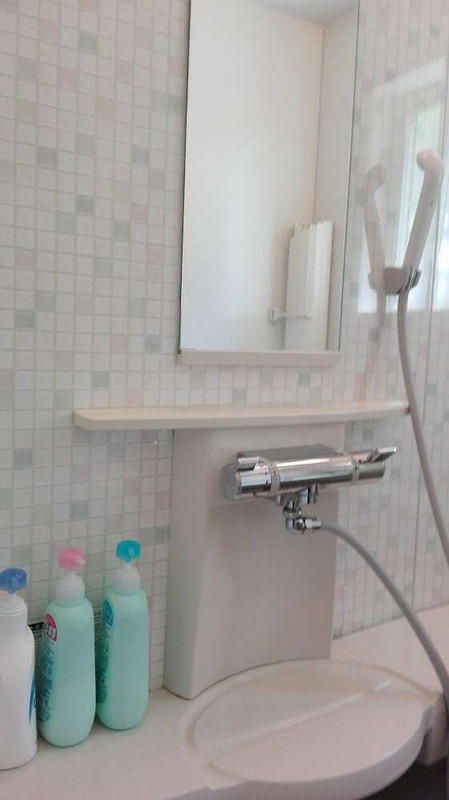 バスルームのシャワー