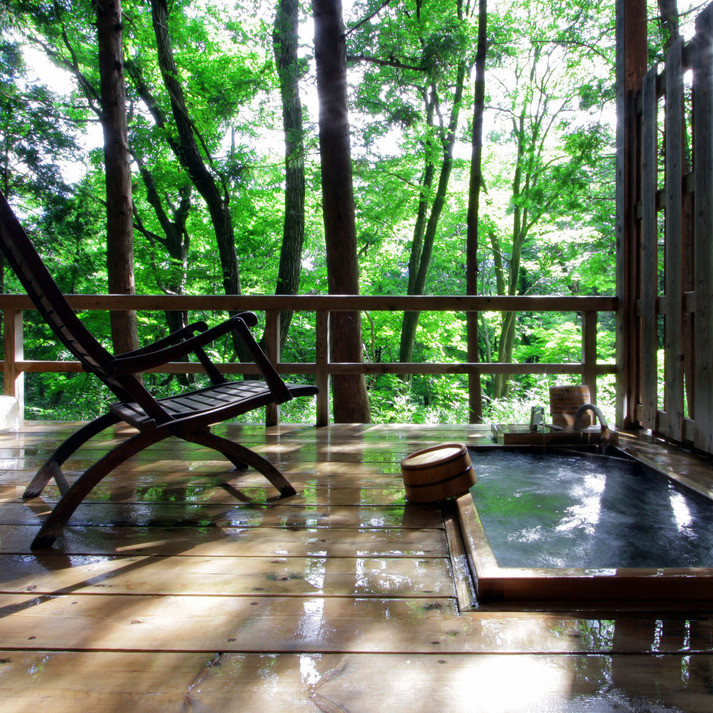 月の下に眠る 三日月 露天風呂