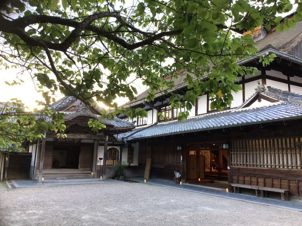 施設の正面