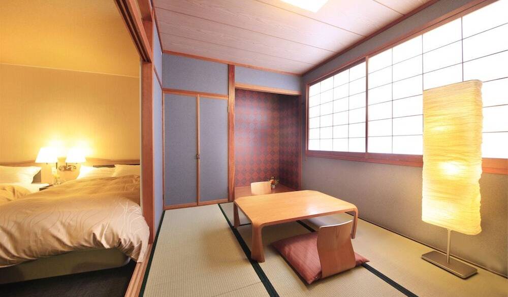 和室から洋室まで
豊富な客室タイプ！
 / 3